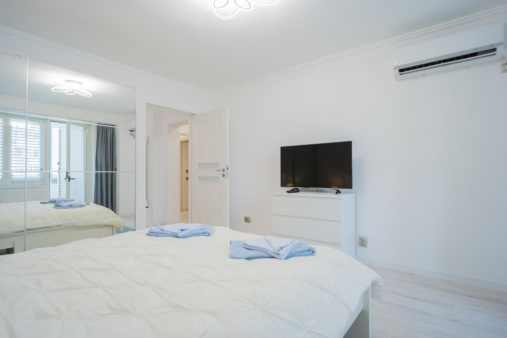 Luxury 2Br On Decebal Avenue Appartement Boekarest Buitenkant foto